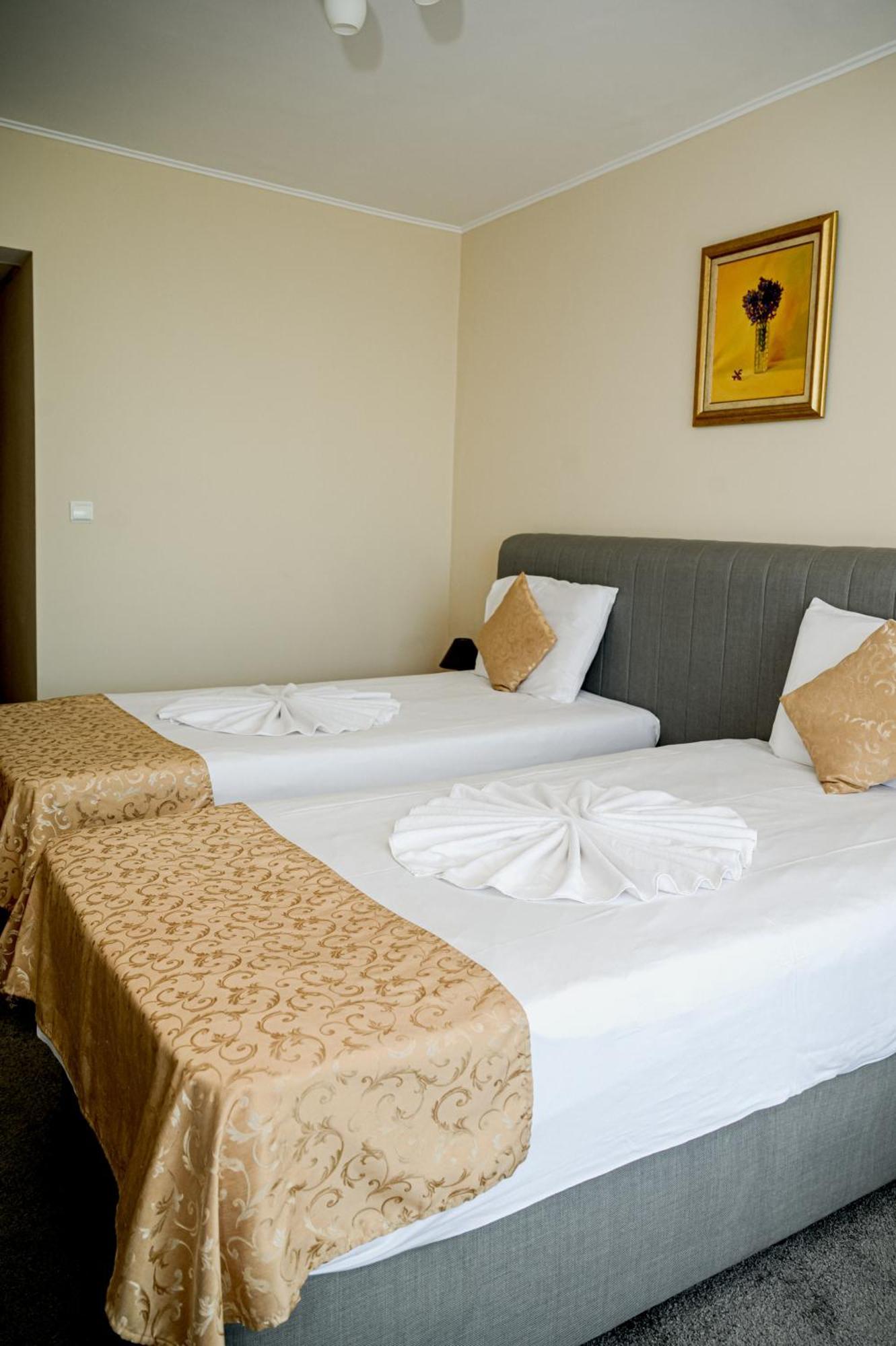 Paradise Hotel&Relax Center Pomorie Exterior foto