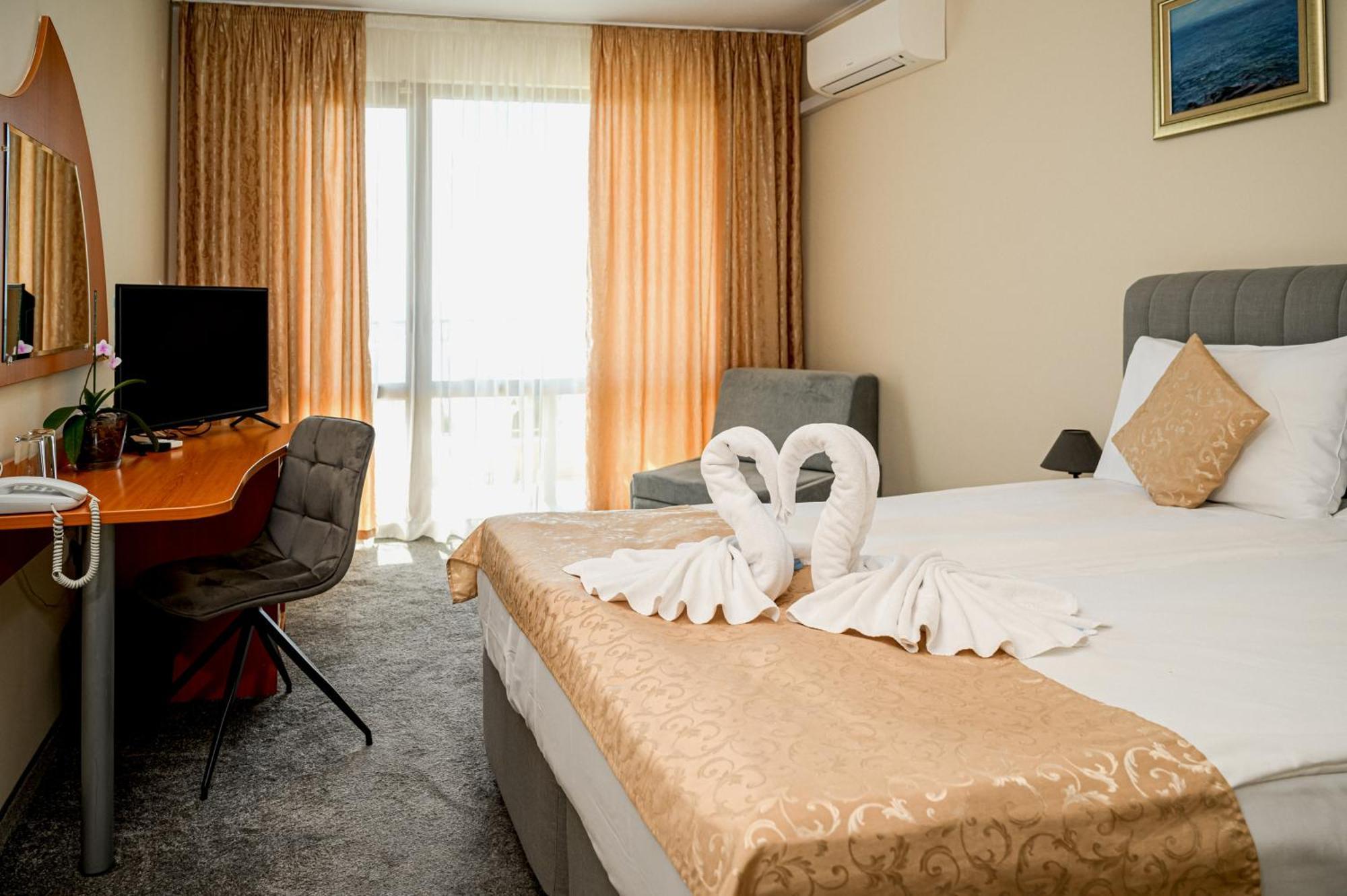 Paradise Hotel&Relax Center Pomorie Exterior foto