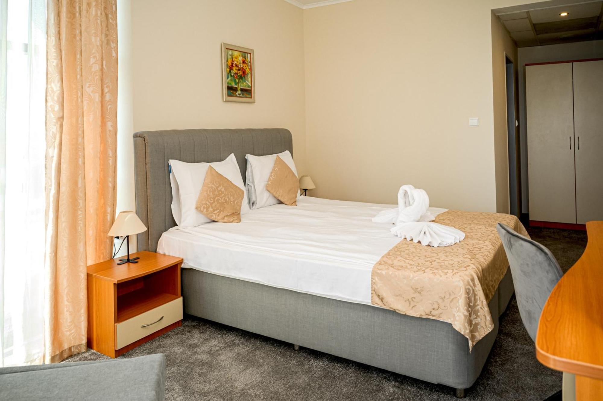 Paradise Hotel&Relax Center Pomorie Exterior foto