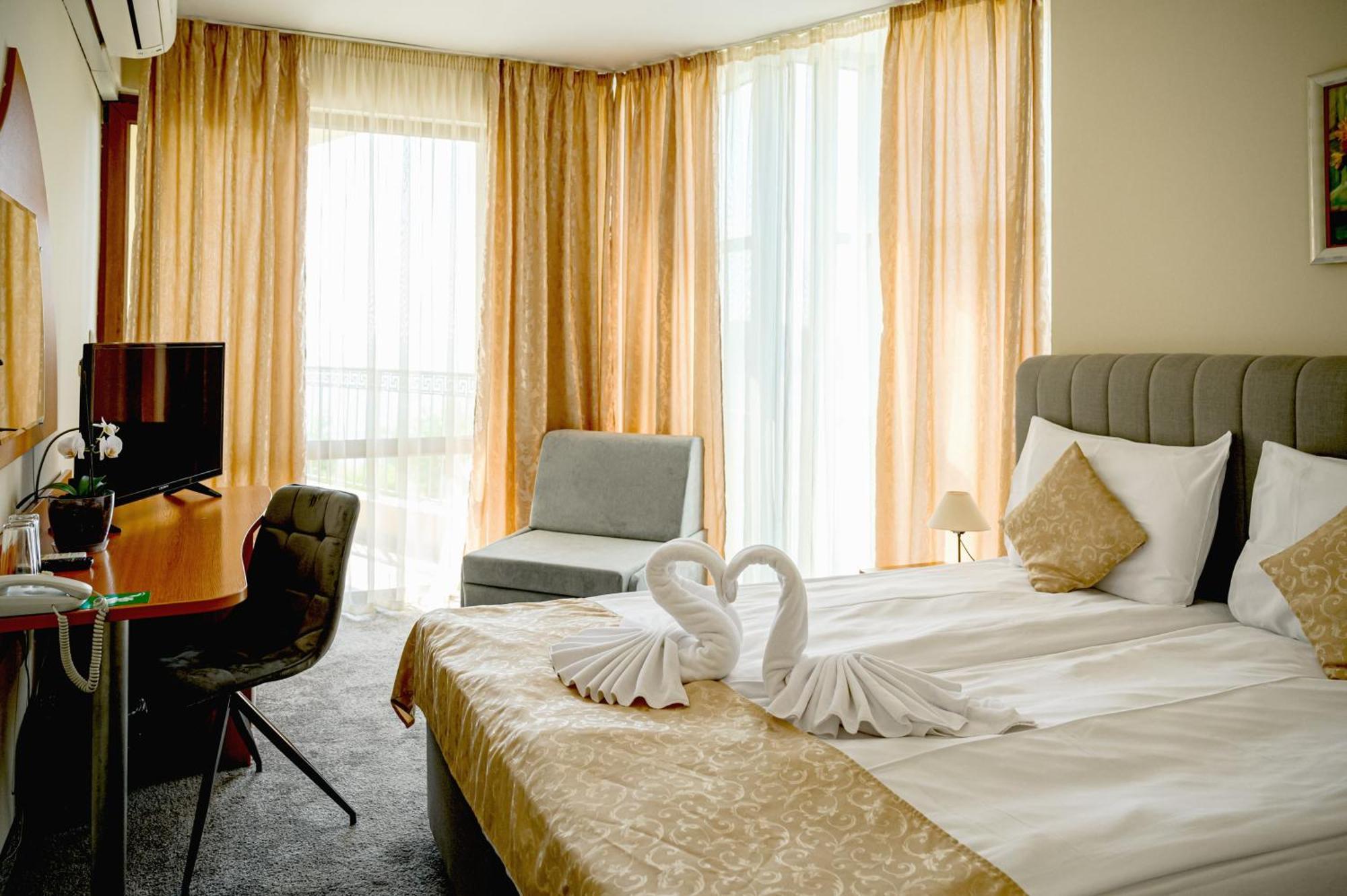 Paradise Hotel&Relax Center Pomorie Exterior foto