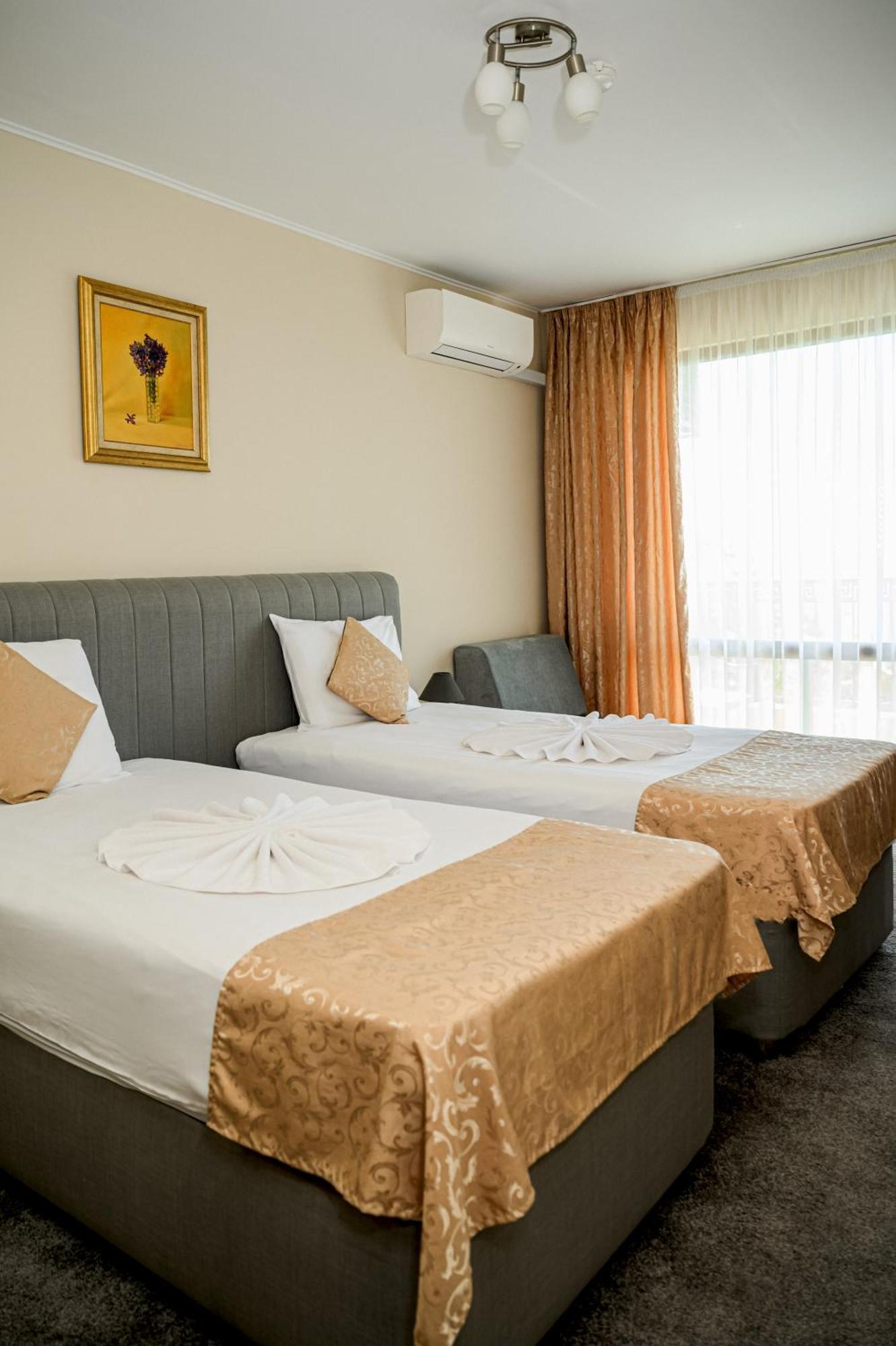 Paradise Hotel&Relax Center Pomorie Exterior foto